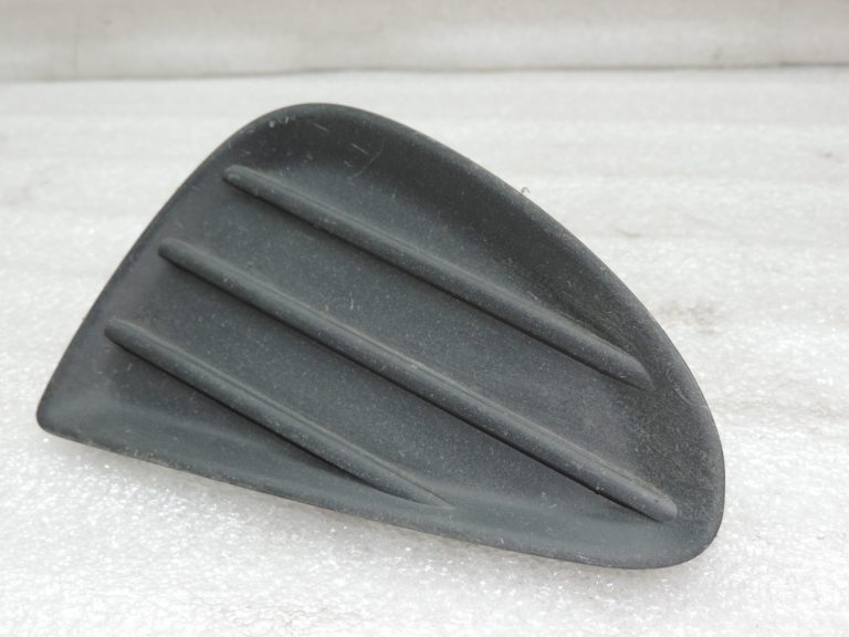 Oriģināls 2012-2014 Toyota Yaris P13 priekšējā bampera kreisais vāks