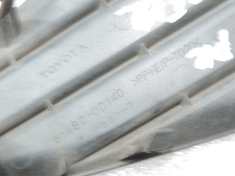 Oriģināls 2012-2014 Toyota Yaris P13 priekšējā bampera kreisais vāks