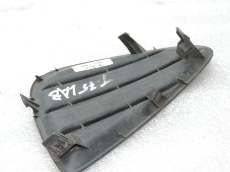 Oriģināls 2012-2014 Toyota Yaris P13 priekšējā bampera pārsegs Labais