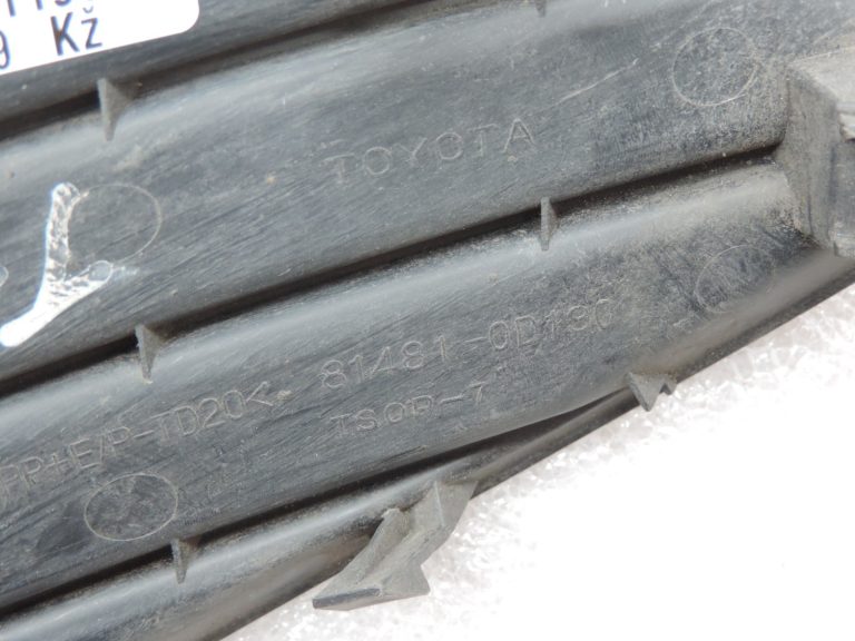Oriģināls 2012-2014 Toyota Yaris P13 priekšējā bampera pārsegs Labais