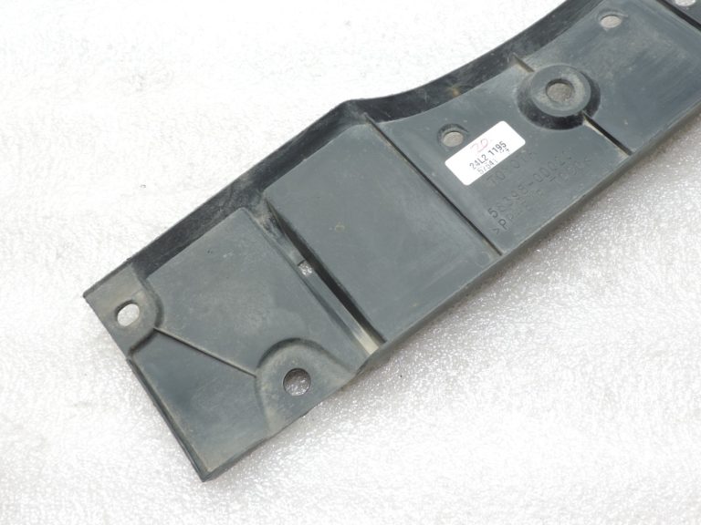 Oriģināls 2012-2020 Toyota Yaris P13 aizmugurējā bampera apakšējā paneļa pārklājums