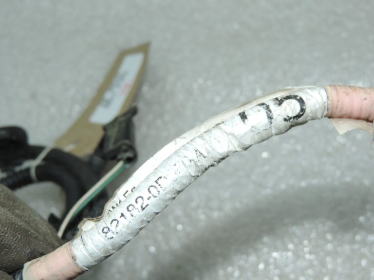 2012-2014 Toyota Yaris P13 Aizmugurējo miglas lukturu instalācija ar spuldzes turētāju