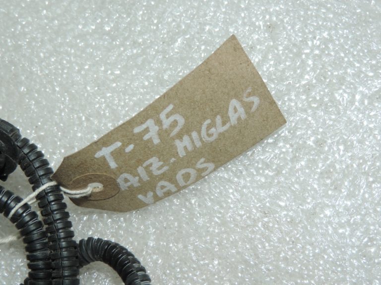 2012-2014 Toyota Yaris P13 Aizmugurējo miglas lukturu instalācija ar spuldzes turētāju