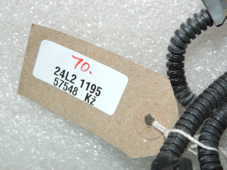 2012-2014 Toyota Yaris P13 Aizmugurējo miglas lukturu instalācija ar spuldzes turētāju