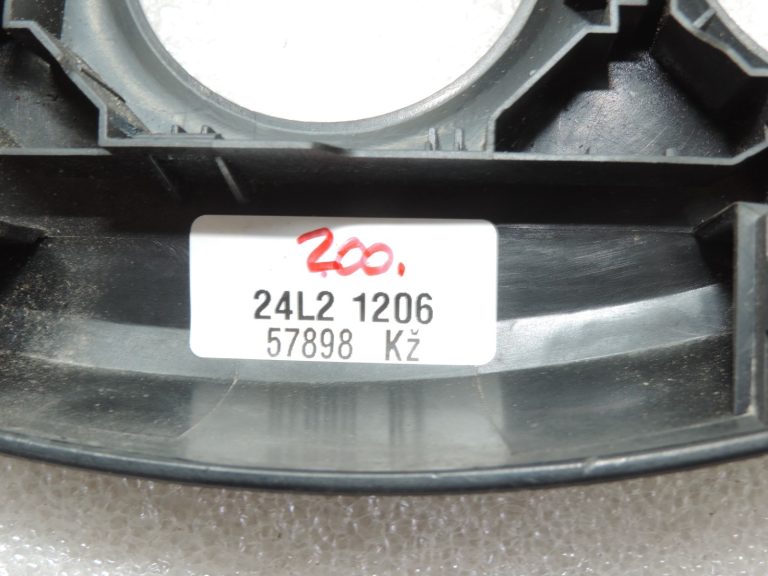 Oriģinālais 2012-2014 Toyota Yaris P13 gaisa kondicionēšanas sistēmas sildītāja kontroles vāka rāmis