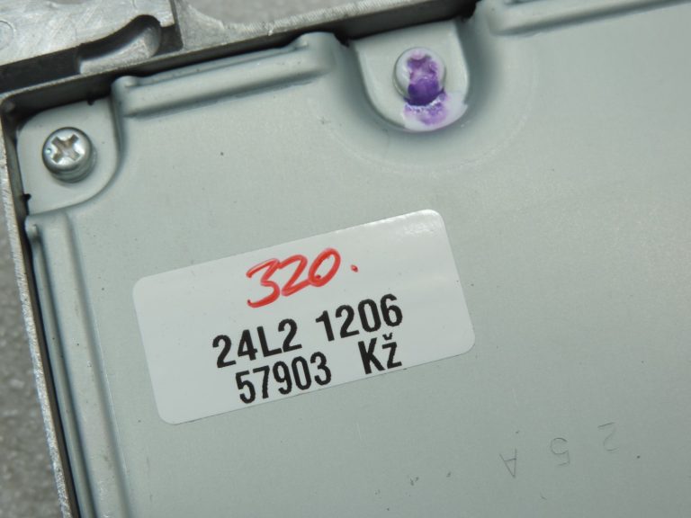 Oriģinālais 2011-2020 Toyota Yaris P13 gaisa spilvena vadības bloks 891700D300