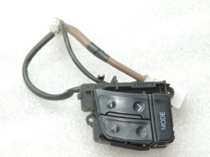 Oriģinālais 2011-2014 Toyota Yaris P13 stūres pārslēgs skaļuma slēdža režīms