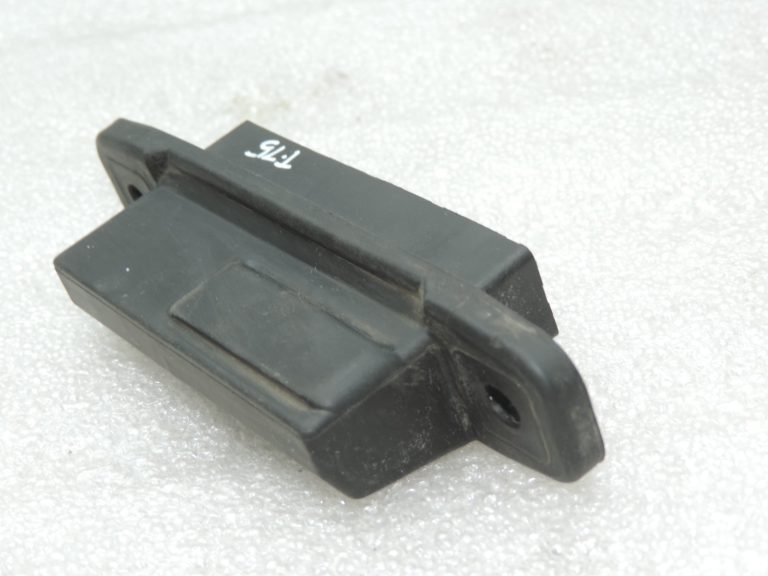 Oriģinālais Toyota Yaris P13 RAV4 Prius Corolla aizmugurējo durvju slēdzis 8484028030