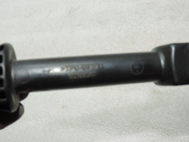 Oriģinālā Toyota Yaris P13 6 pakāpju manuālās pārnesumkārbas pārnesumu svira 335300D070