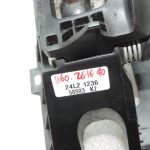 Oriģinālā Toyota Yaris P13 6 pakāpju manuālās pārnesumkārbas pārnesumu svira 335300D070
