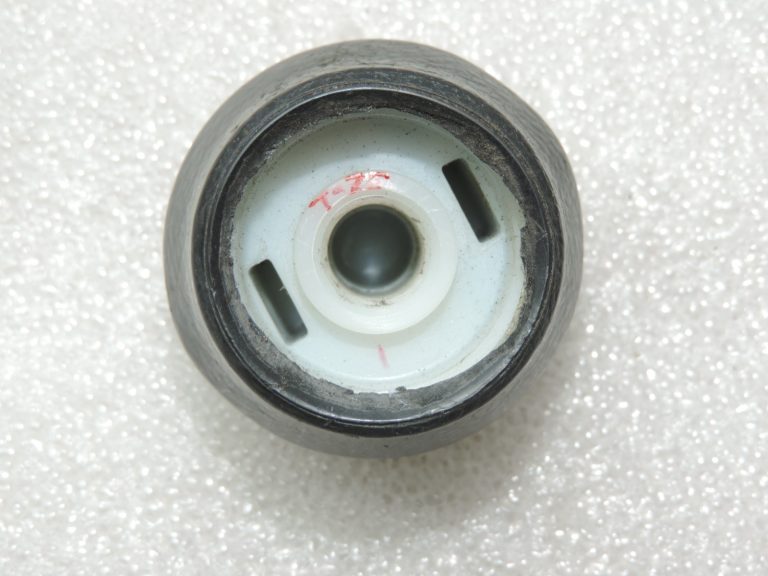 Oriģināla Toyota Yaris P13 6 ātrumu pārnesumkārbas poga 335040D130