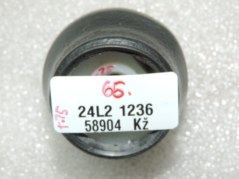 Oriģināla Toyota Yaris P13 6 ātrumu pārnesumkārbas poga 335040D130