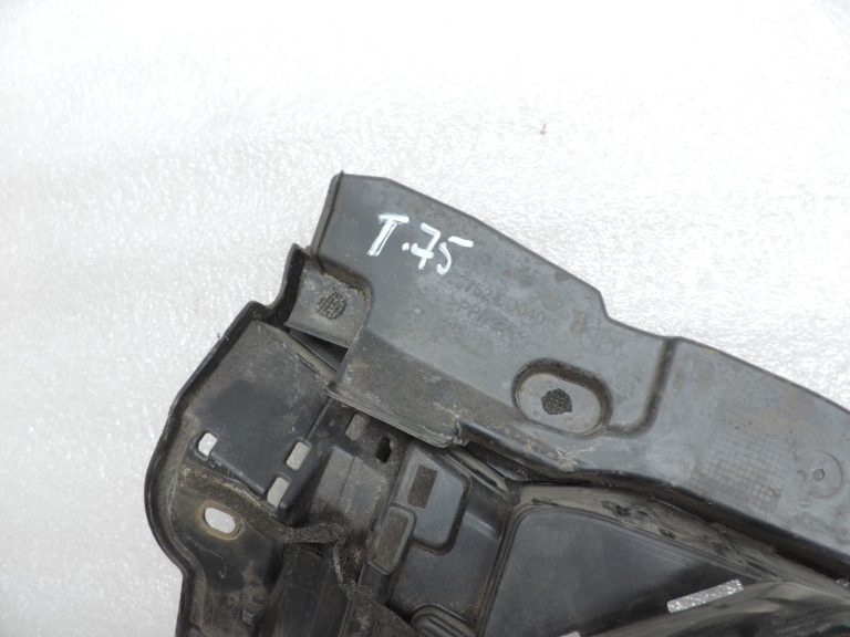 Oriģināls 2012-2014 Toyota Yaris P13 vējstikla apakšējās restes vāks