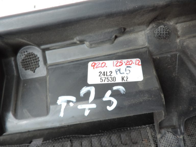 Oriģināls 2012-2014 Toyota Yaris P13 vējstikla apakšējās restes vāks
