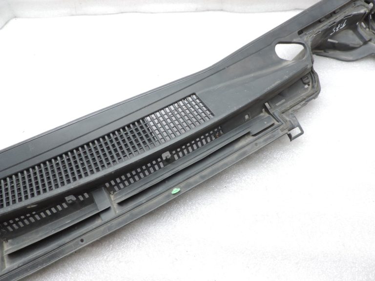Oriģināls 2012-2014 Toyota Yaris P13 vējstikla apakšējās restes vāks
