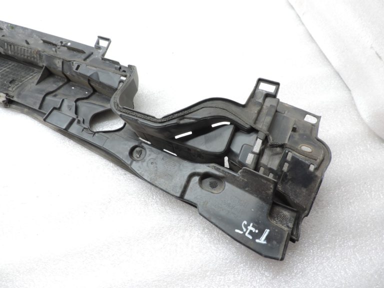 Oriģināls 2012-2014 Toyota Yaris P13 vējstikla apakšējās restes vāks