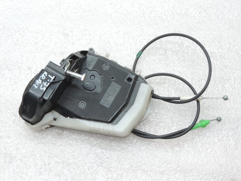 Oriģināla 2012-2014 Toyota Yaris P13 aizmugurējo kreiso durvju slēdzene
