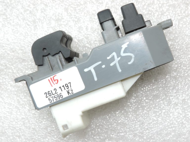 Oriģināls 2012-2020 Toyota Yaris P13 Elektriskā loga slēdzis priekšējais kreisais 848200D170