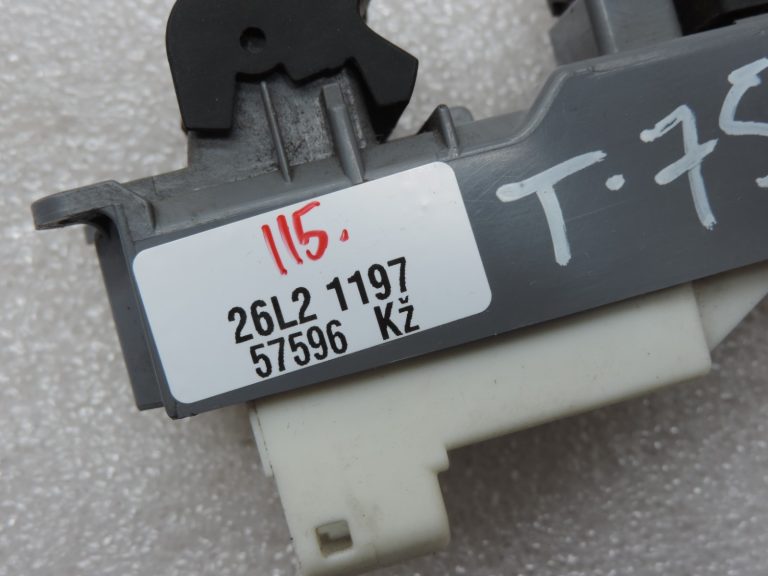 Oriģināls 2012-2020 Toyota Yaris P13 Elektriskā loga slēdzis priekšējais kreisais 848200D170