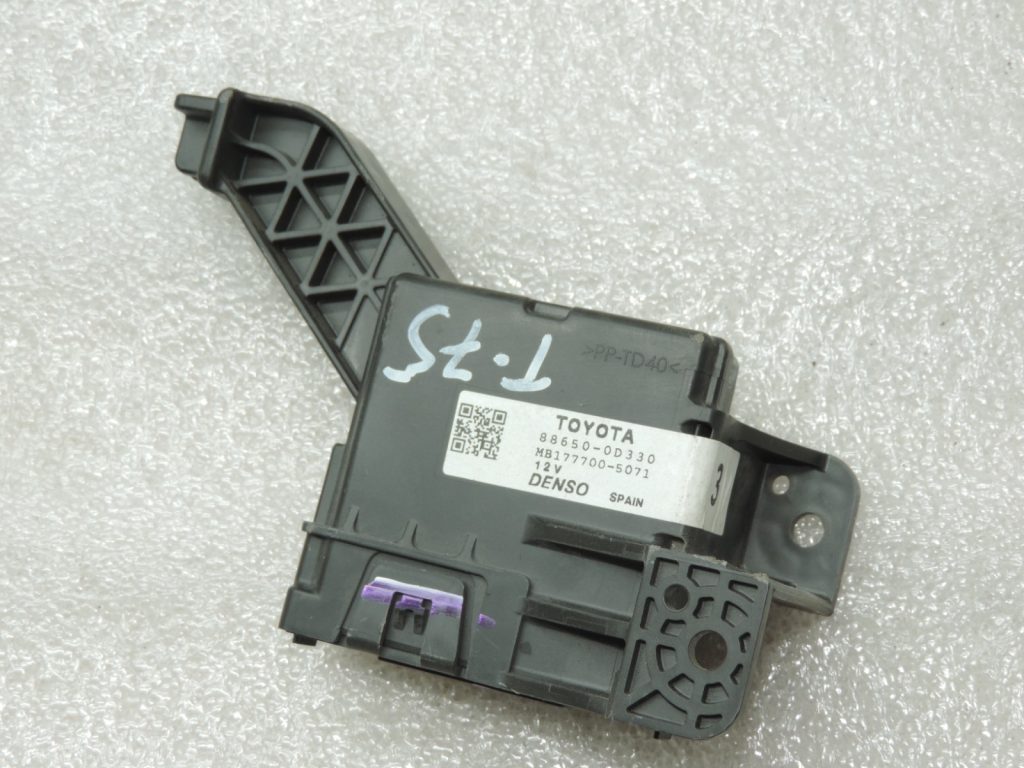 Оригинальный блок управления отоплением кондиционером 2012-2014 Toyota Yaris P13