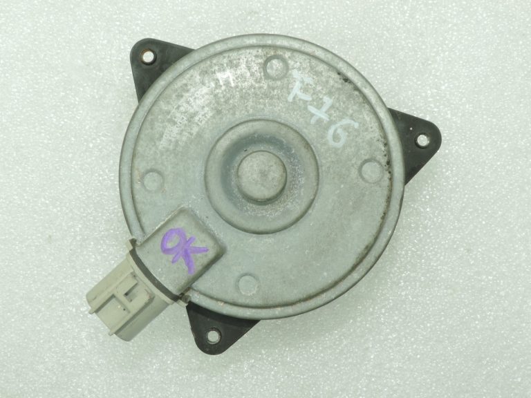 Oriģināls Toyota Yaris P13 1.5 Hybrid Radiatora ventilatora motors 163630G051