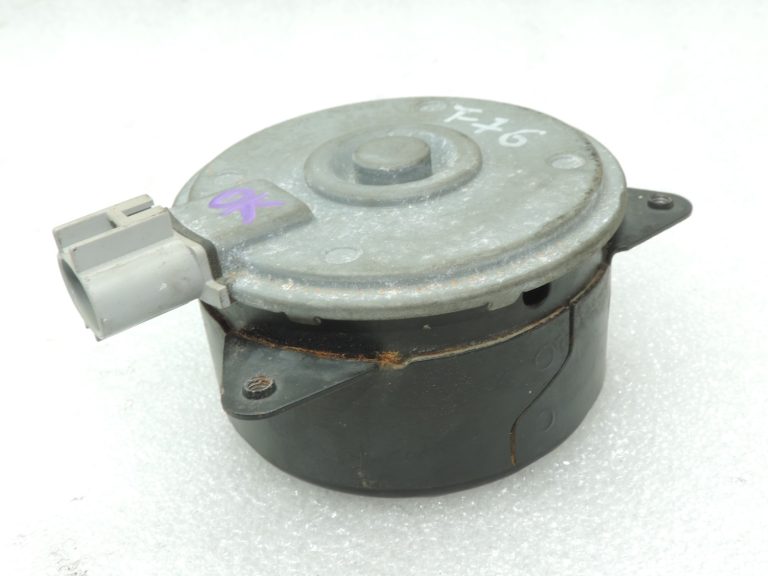 Oriģināls Toyota Yaris P13 1.5 Hybrid Radiatora ventilatora motors 163630G051