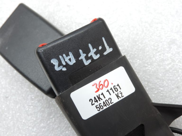 Oriģinālā Toyota Avensis T27 aizmugurējā kreisā drošības jostas sprādze 7348005060C1