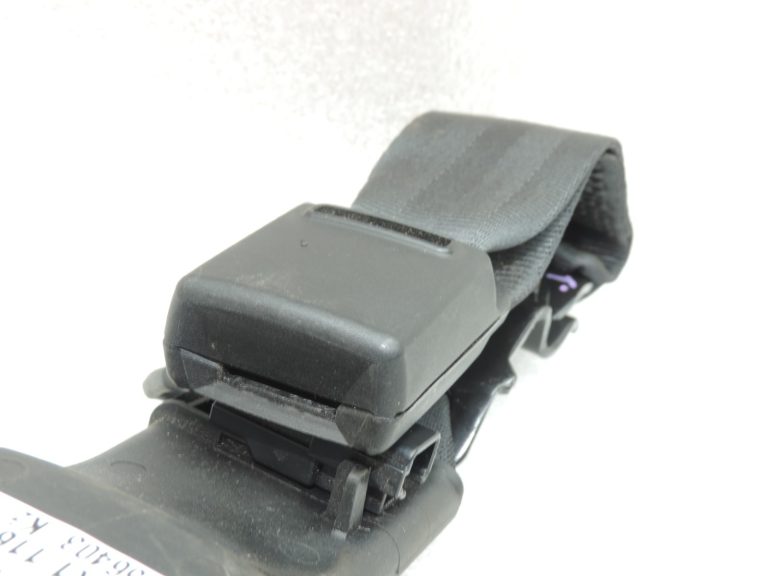 Oriģinālā Toyota Avensis T27 aizmugurējā labās drošības jostas sprādze 733800502020C0