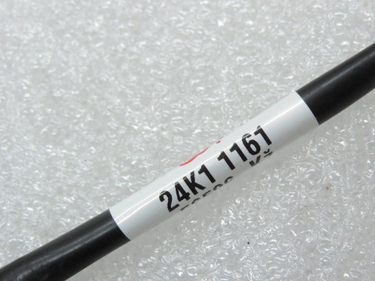 Oriģināla Toyota Avensis T27 2012-2015 Priekšējo lukturu labā/kreisā pusē instalācijas instalācija