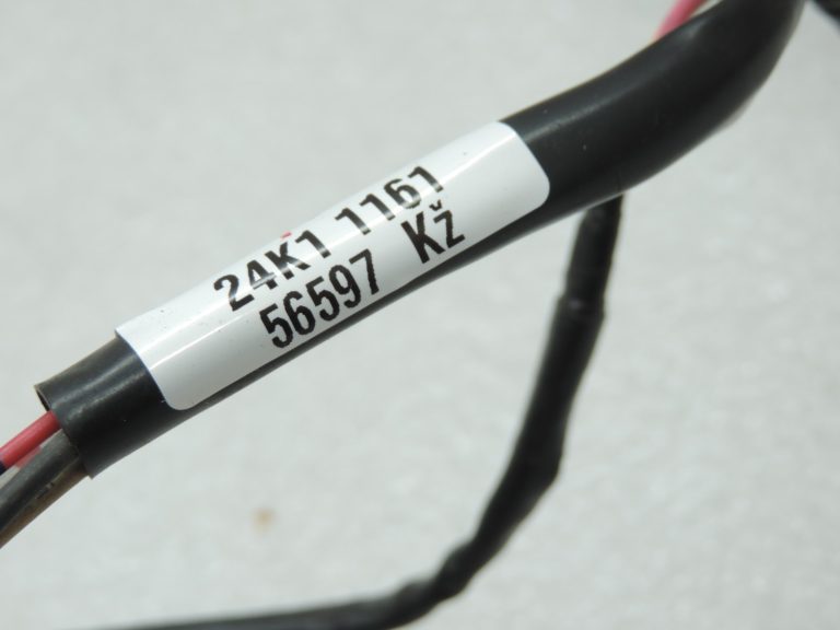 Oriģināla Toyota Avensis T27 2012-2015 Priekšējo lukturu labā/kreisā pusē instalācijas instalācija