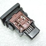 Oriģināls Toyota Avensis T27 degvielas uzpildes vāka slēdzis 8484105020, 84841-05020