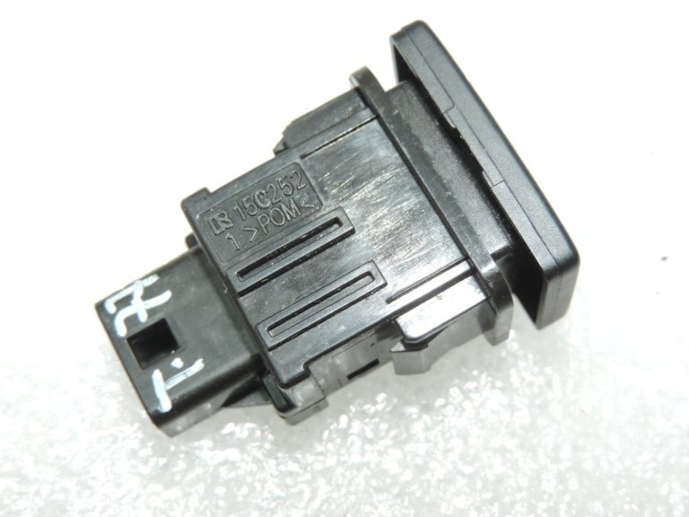 Oriģināls Toyota Avensis T27 degvielas uzpildes vāka slēdzis 8484105020, 84841-05020