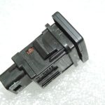 Oriģināls Toyota Avensis T27 degvielas uzpildes vāka slēdzis 8484105020, 84841-05020