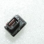 Oriģināls Toyota Avensis T27 degvielas uzpildes vāka slēdzis 8484105020, 84841-05020