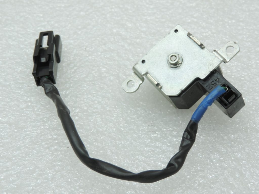 Oriģināls Toyota Avensis T27 aizdedzes bloķēšanas bloķēšanas solenoīda vārsts 8543271010