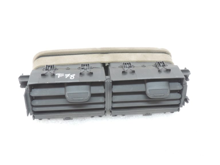Oriģināls Toyota Yaris P21 instrumentu paneļa ventilācijas centrs 55670K0090, 55670-K0090