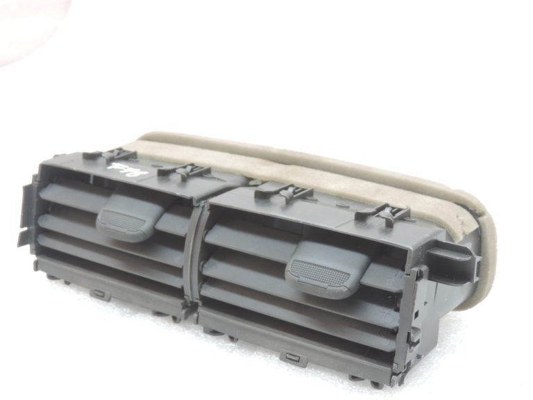 Oriģināls Toyota Yaris P21 instrumentu paneļa ventilācijas centrs 55670K0090, 55670-K0090