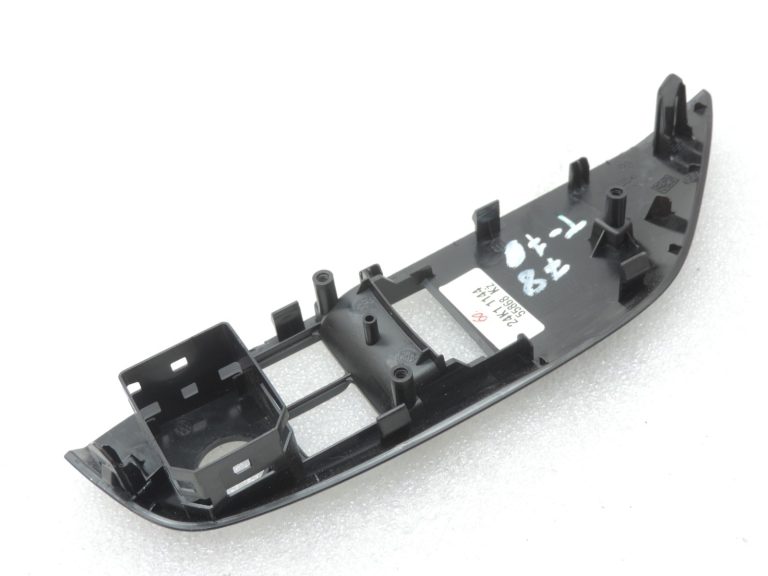 Oriģināls Toyota Yaris P21 priekšējais kreisais logu regulatora slēdža vāks