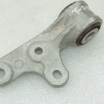 Oriģinālā Toyota Yaris P21 1.5 Hybrid motora stiprinājuma bukse 12364K0060