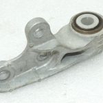 Oriģinālā Toyota Yaris P21 1.5 Hybrid motora stiprinājuma bukse 12364K0060