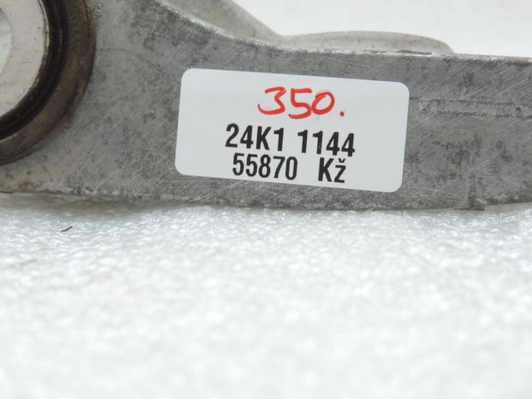 Oriģinālā Toyota Yaris P21 1.5 Hybrid motora stiprinājuma bukse 12364K0060