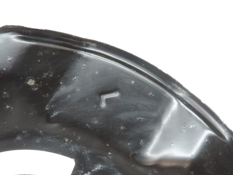 Oriģinālā Toyota Yaris P21 1.5 Hybrid bremžu diska splash plate priekšējā kreisā puse