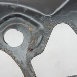 Oriģinālā Toyota Yaris P21 1.5 Hybrid bremžu diska splash plate priekšējā kreisā puse