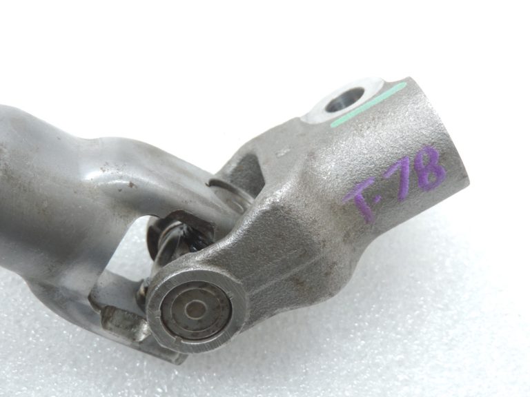 Oriģinālā Toyota Yaris P21 1.5 Hybrid stūres statņa universālā locītava 45260K0030