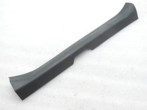 Oriģinālā Toyota Yaris P21 Durvju slieksnis priekšējais kreisais 6767914K0020C1