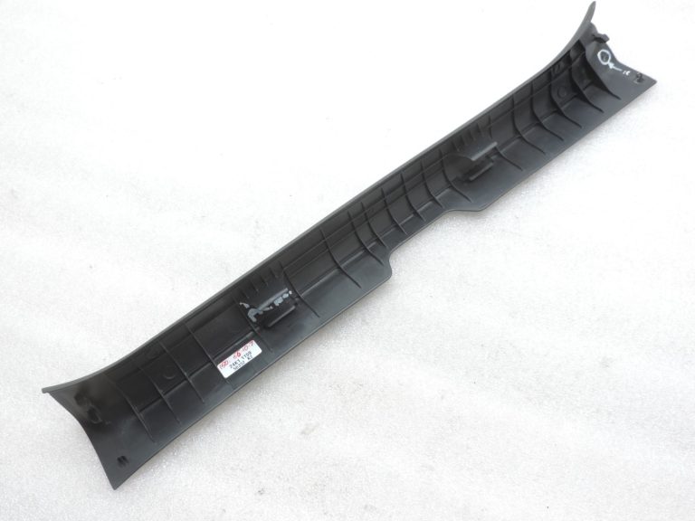 Oriģinālā Toyota Yaris P21 Durvju slieksnis priekšējais kreisais 6767914K0020C1