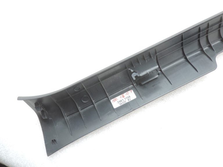 Oriģinālā Toyota Yaris P21 Durvju slieksnis priekšējais kreisais 6767914K0020C1
