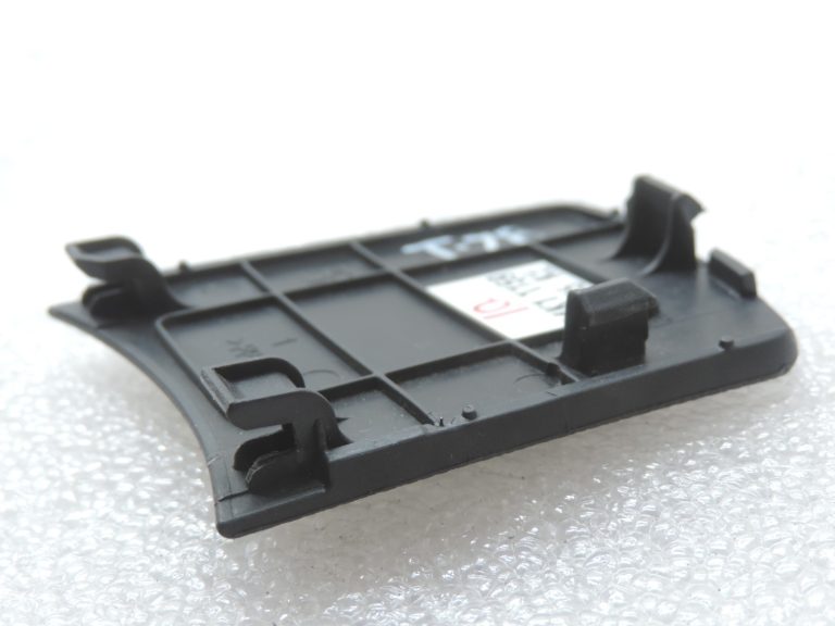 Oriģināls Toyota Yaris P21 priekšējais kreisais sēdekļa pārsegs vāciņš 71849F4010C2
