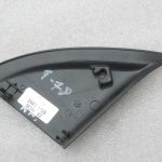 Oriģināls Toyota Yaris P21 priekšējo kreiso durvju apdares trīsstūris 67492K0030