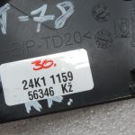 Oriģināls Toyota Yaris P21 priekšējo kreiso durvju apdares trīsstūris 67492K0030